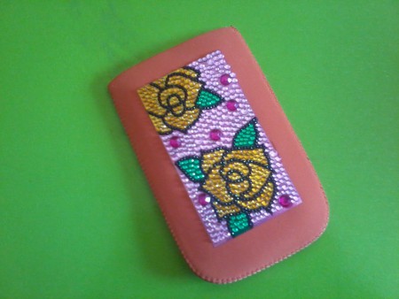PORTATELEFONO UNIVERSALE CON ROSE STRASS